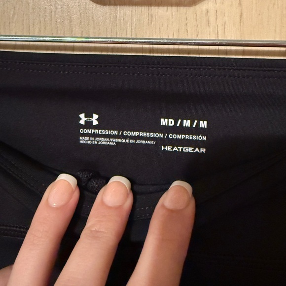 Under Armour Women's Black Capri Pants - Picture 4 of 6
